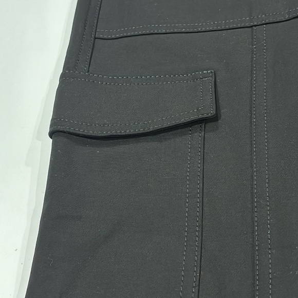 Banana Republic Women’s Slim Refined Stretch Cargo Pant - Picture 12 of 12